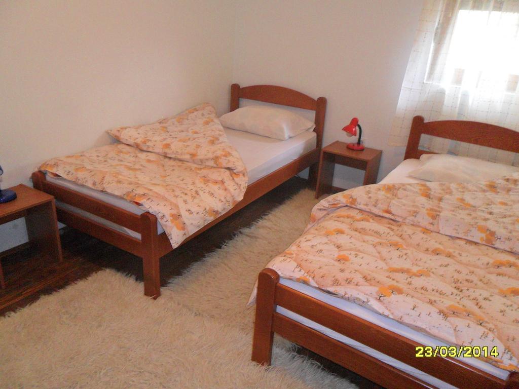 Apartments Sara Zabljak  Bilik gambar